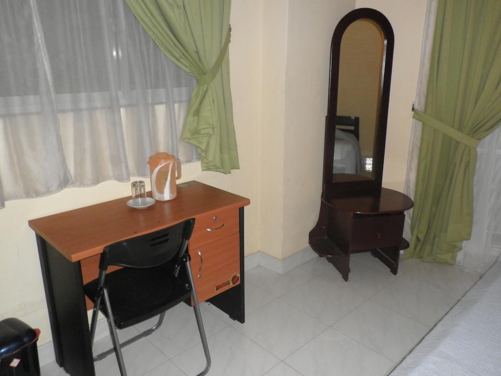 Mccarthy Guesthouse Kandy Ruang foto